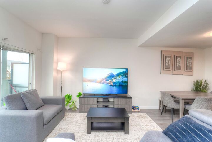 Property Photo:  2796 Allwood Street 5  BC V2T 0J4 
