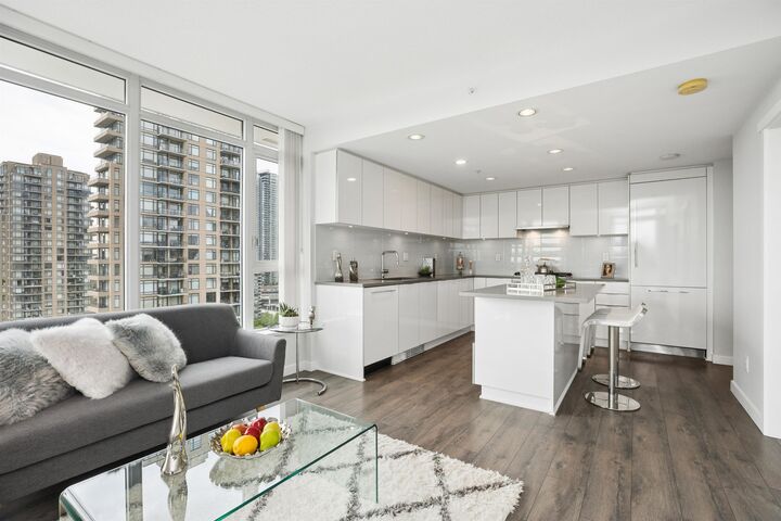 Property Photo:  2388 Madison Avenue 1903  BC V5C 0K8 