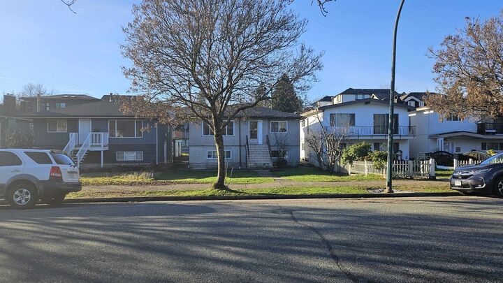 Property Photo:  543 Rupert Street  BC V5K 4K6 