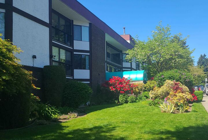 Property Photo:  1521 Blackwood Street 210  BC V4B 3V6 