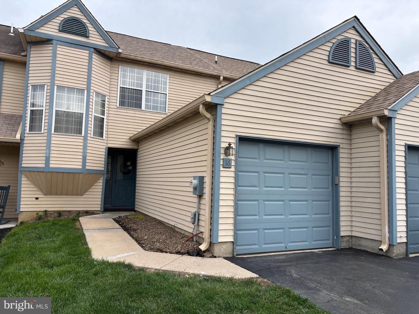 Property Photo:  16 Goldenrod Court  NJ 08690 