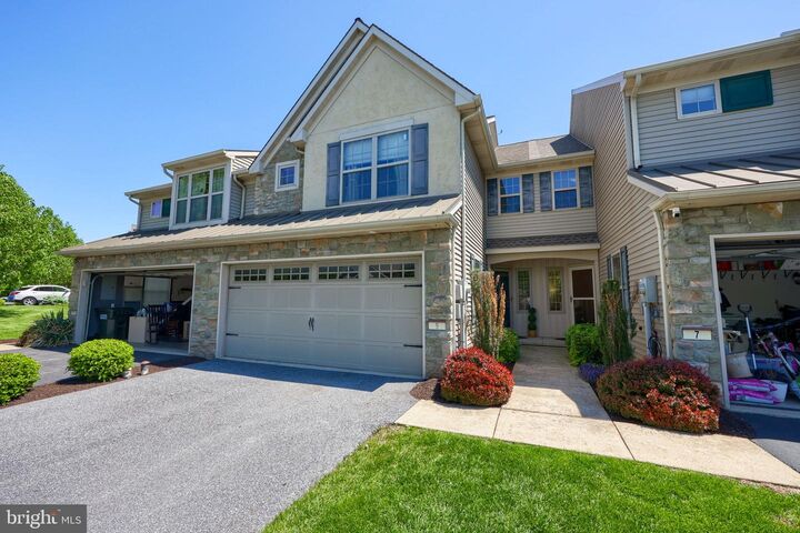 Property Photo:  9 Rebecca Drive  PA 17517 