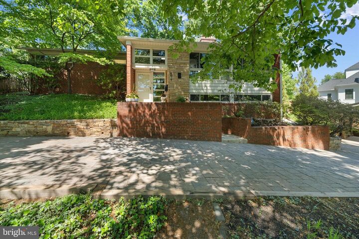 Property Photo:  4019 25th Street N  VA 22207 