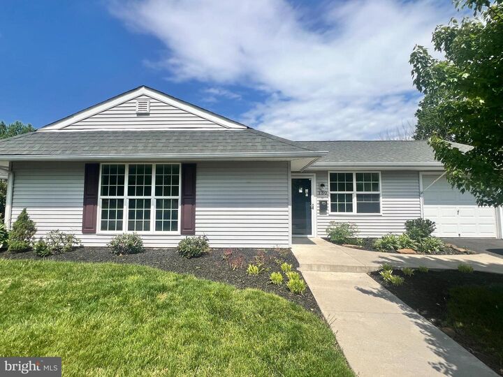 Property Photo:  130 Winding Way  PA 19067 