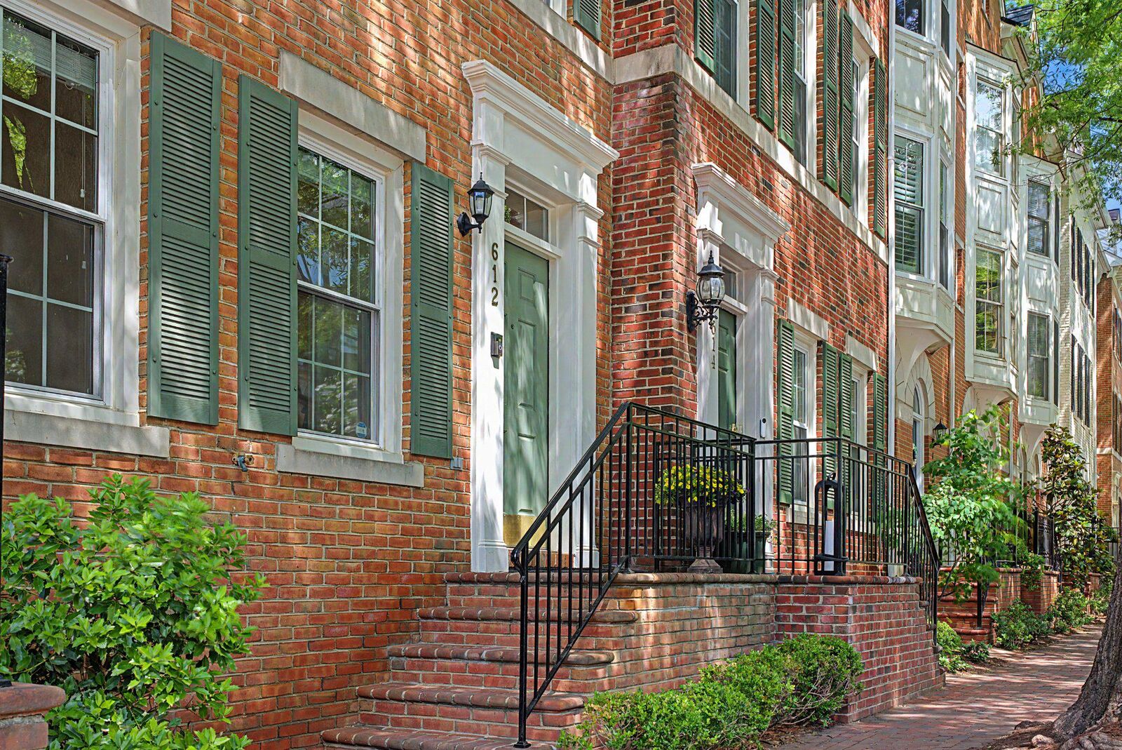 Property Photo: 612 N Pitt Street VA 22314