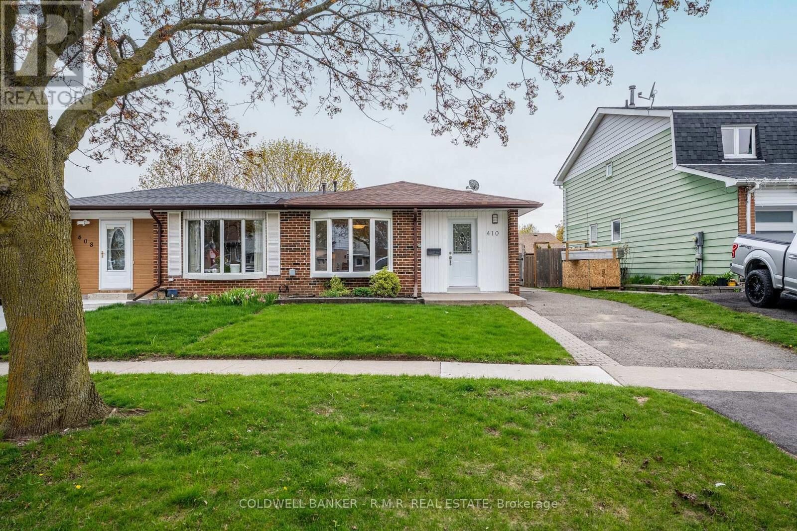 Property Photo:  410 Century Street  ON L1K 1C6 