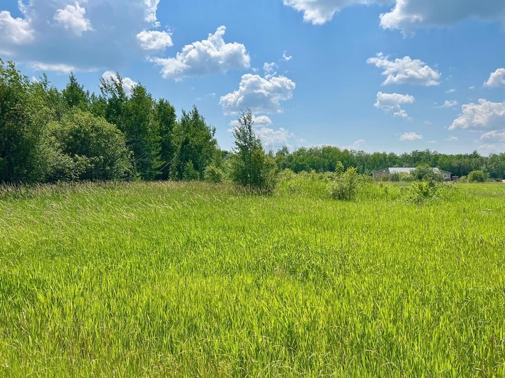 Property Photo:  3 Klassen Drive  MB R0E 1A0 