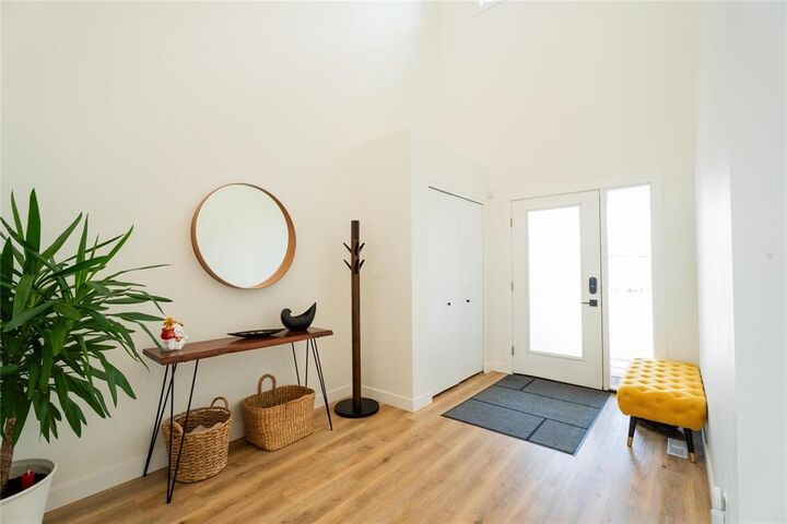 Property Photo:  320 Windflower Road  MB R3Y 0X6 