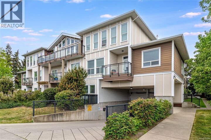Property Photo:  938 Dunford Avenue 309  BC V9B 2S3 