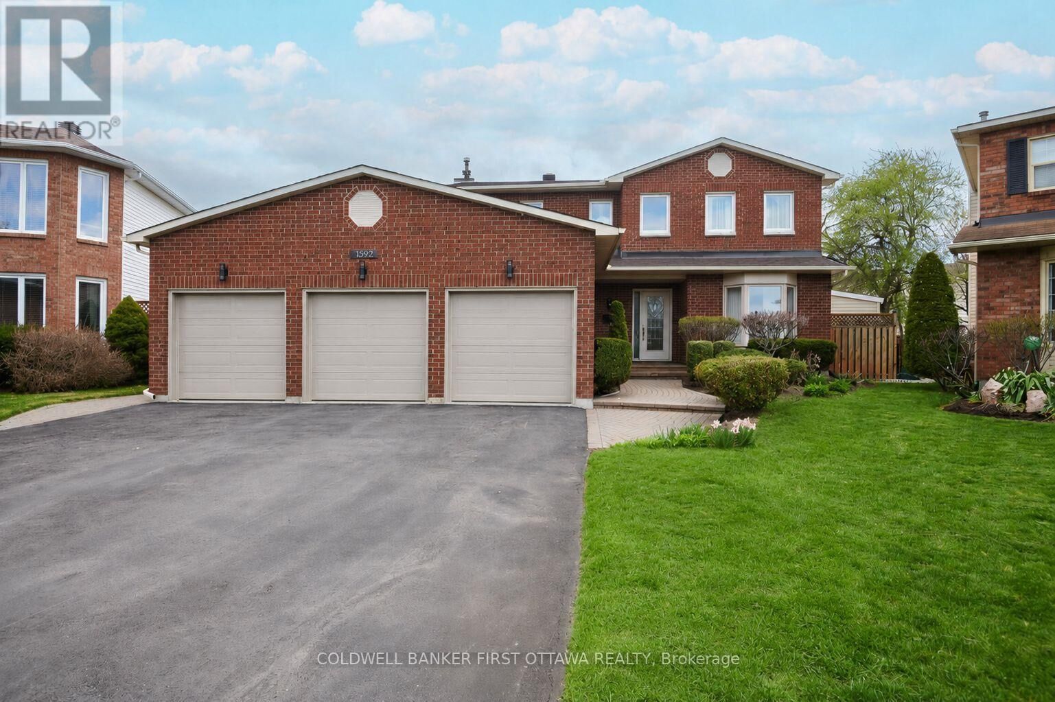 Property Photo:  1592 Zachary Street  ON K1C 6C6 