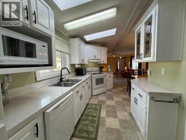 Property Photo:  39-986 Range Road  YT Y1A 4V1 