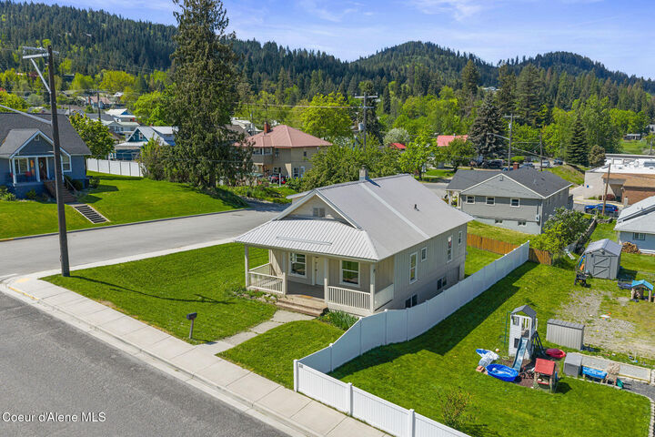 Property Photo:  141 S 13th St  ID 83861 