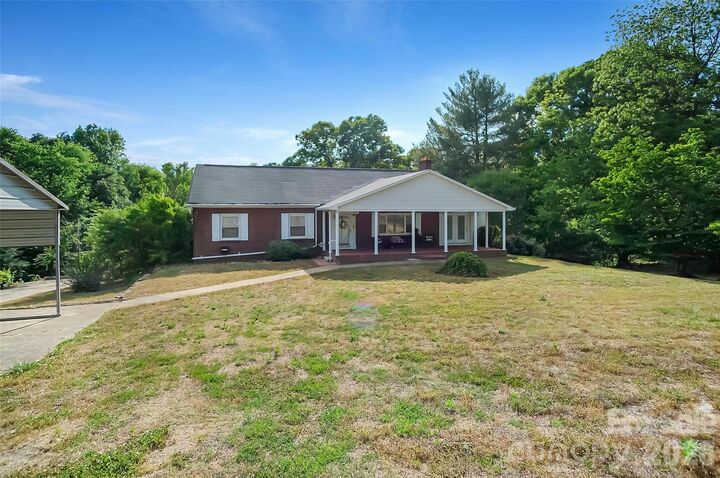Property Photo:  3021 Davis Park Road  NC 28052 