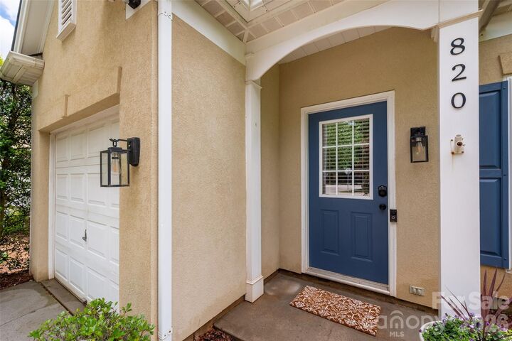 Property Photo:  820 Autumn Rain Lane  NC 28209 