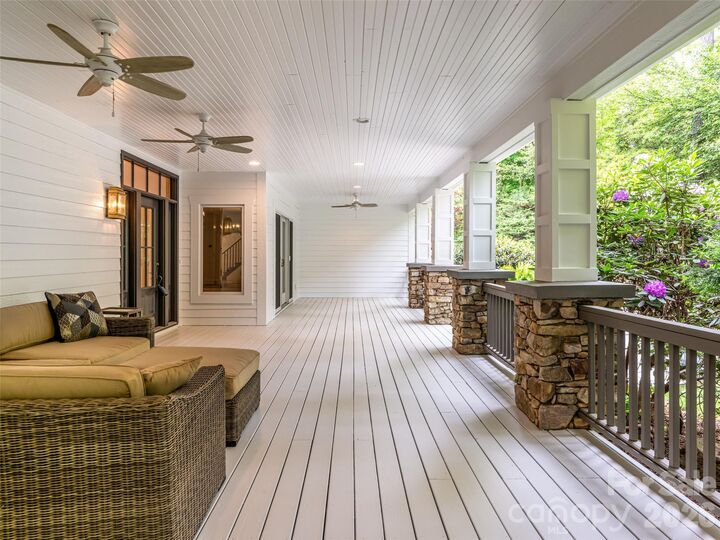 Property Photo:  307 S Braeside Court  NC 28803 