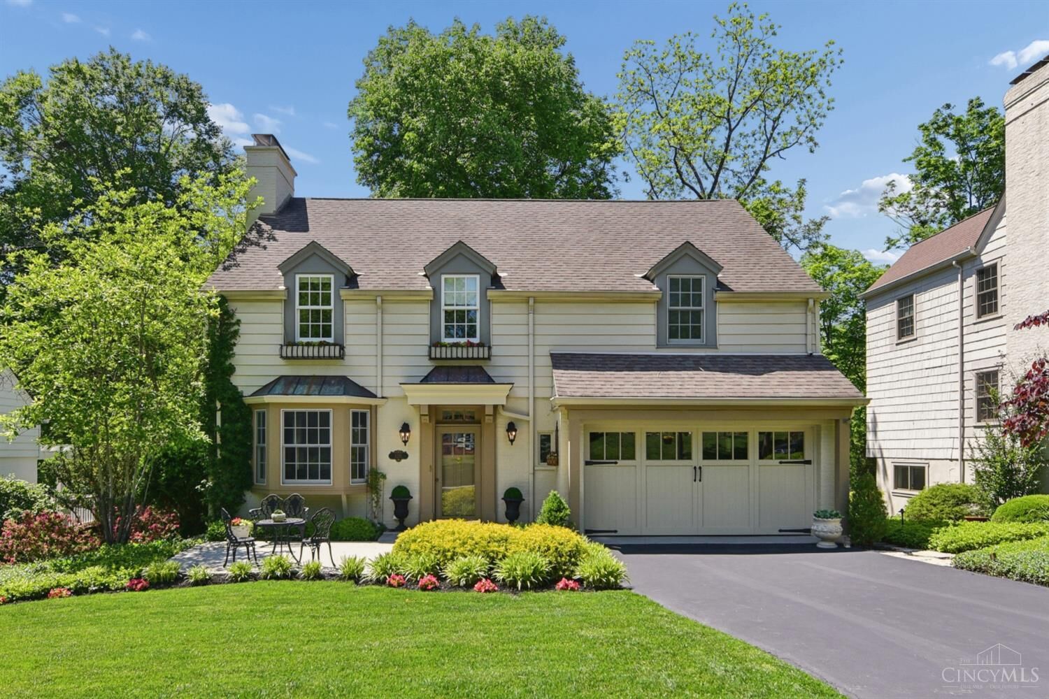 Property Photo: 1211 Herschel Woods Lane OH 45208