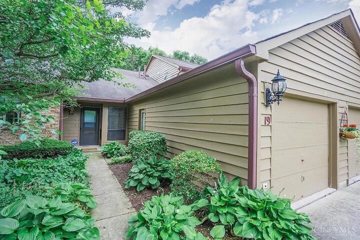 Property Photo:  19 Evergreen Circle  OH 45215 
