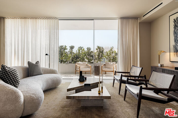 Property Photo:  9200 Wilshire Blvd  CA 90212 