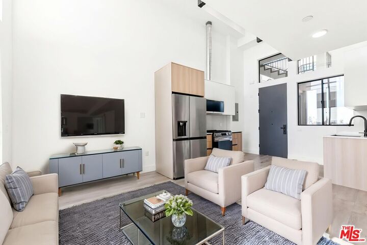 Property Photo:  11013 Hartsook St  CA 91601 
