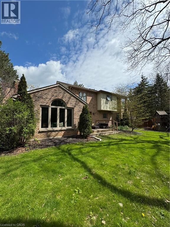 Property Photo:  15 Shepherd Green  ON L9G 4R9 