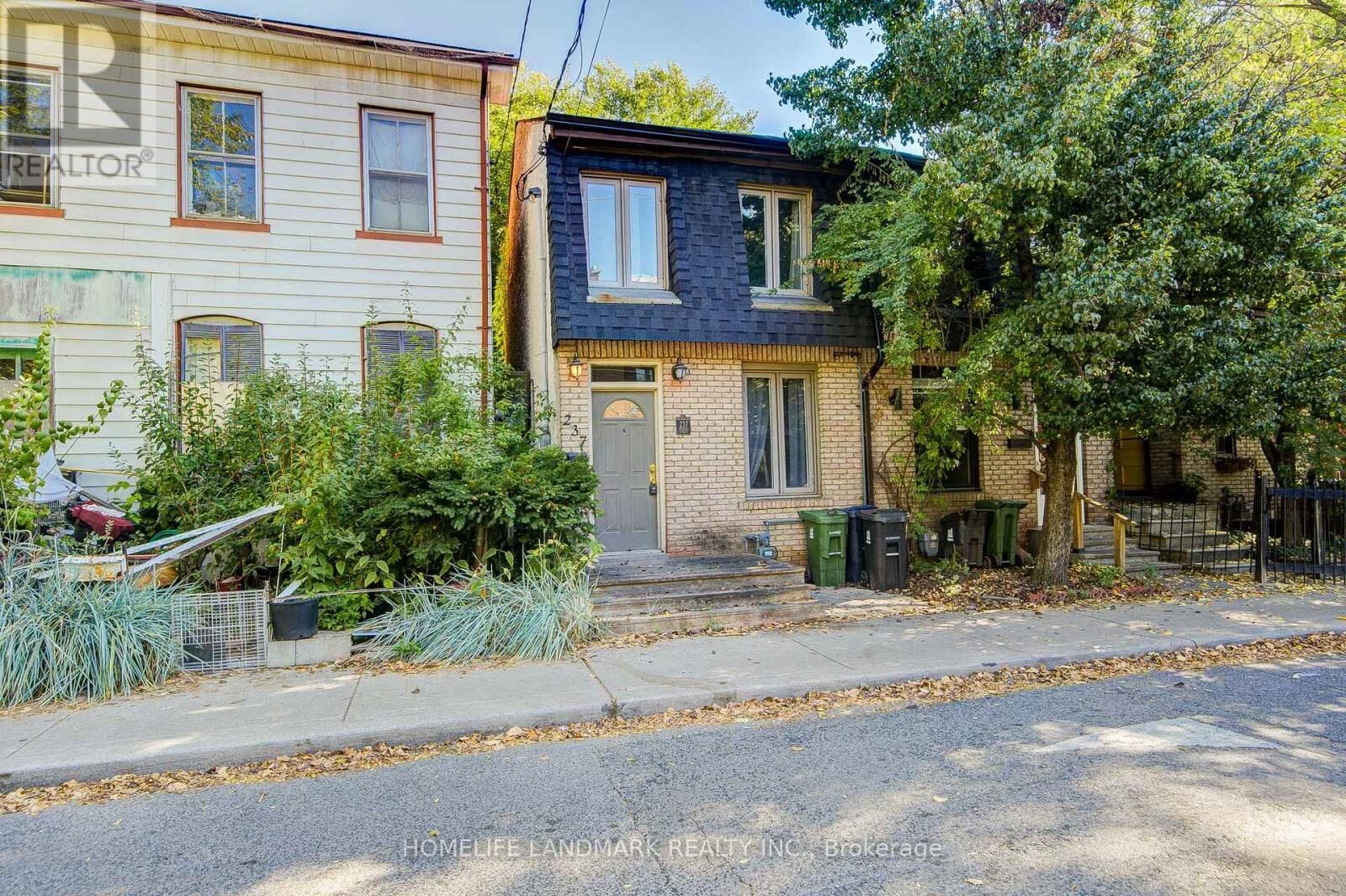 Property Photo:  237 Ontario Street  ON M5A 2V6 