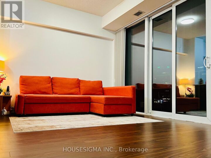 Property Photo:  4033 Hurontario Street 312  ON L4Z 0B8 