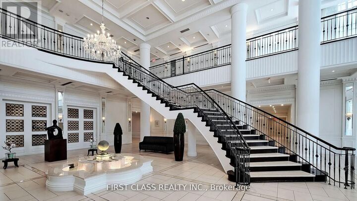 Property Photo:  25 Greenview Avenue 1718  ON M2M 1R2 