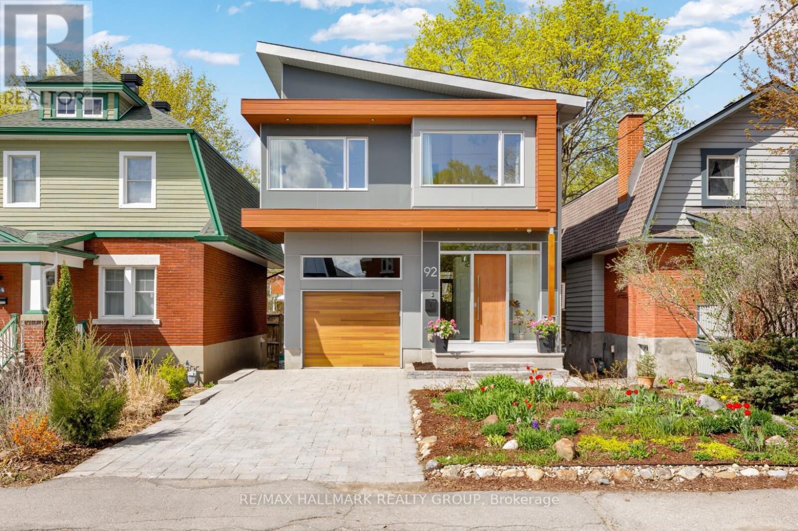 Property Photo:  92 Grange Avenue  ON K1Y 0N9 