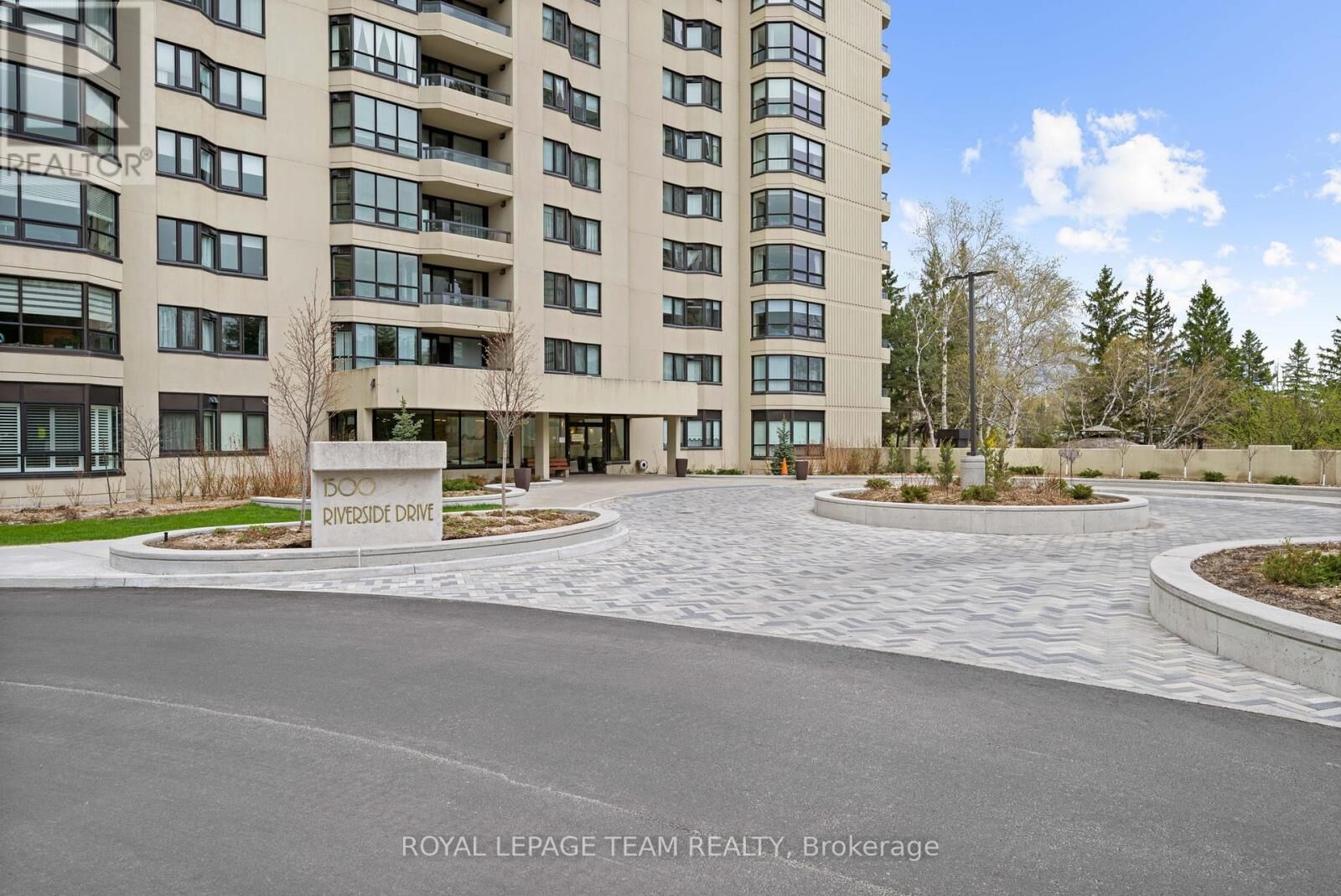 Property Photo:  1500 Riverside Drive 1507  ON K1G 4J4 