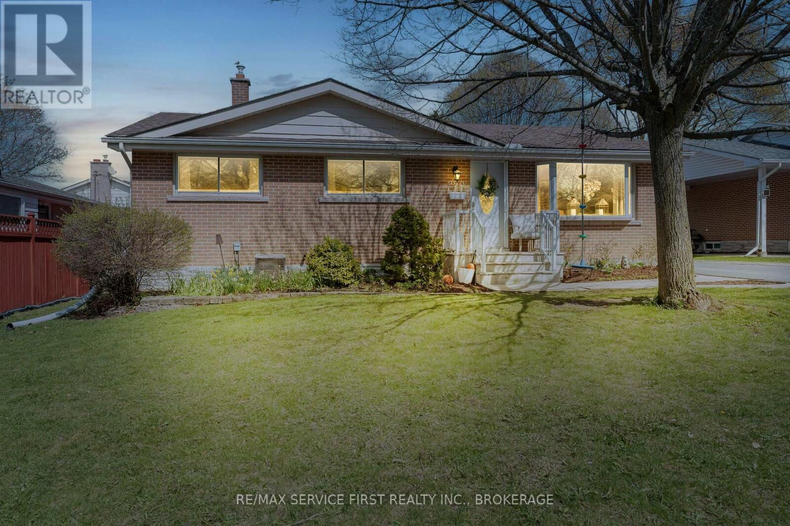 Property Photo:  290 Glen Castle Road  ON K7M 4N8 