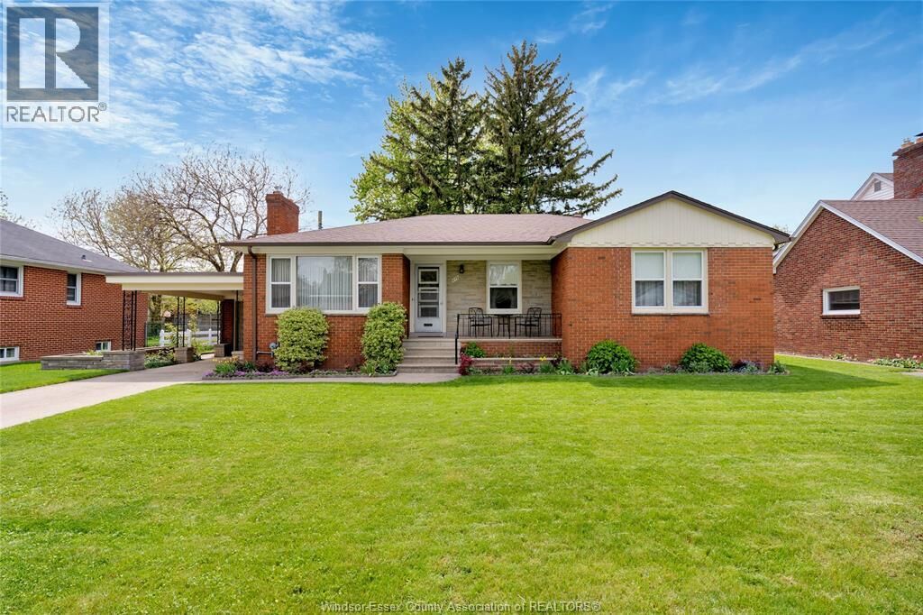 Property Photo:  273 Henkel Place  ON N8Y 2E8 
