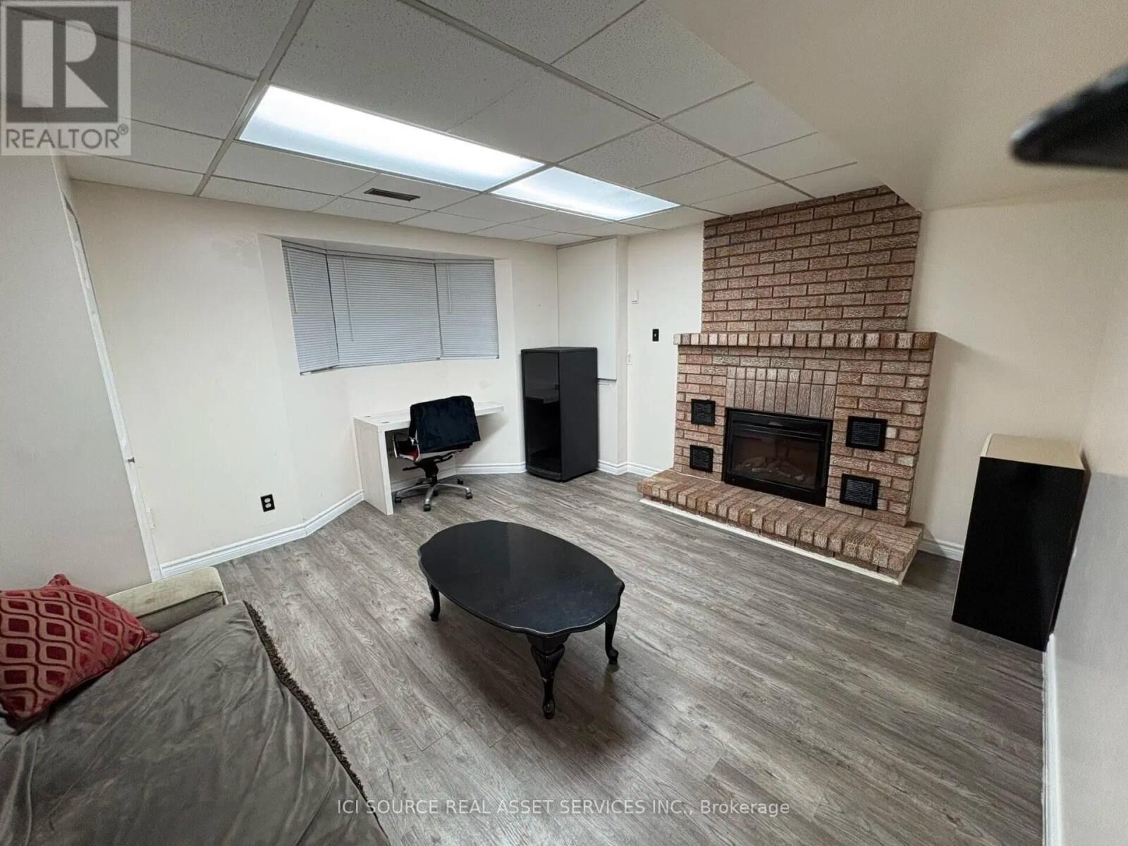 Property Photo:  23 Broadbridge Drive Lower  ON M1C 3K5 