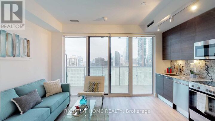Property Photo:  28 Wellesley Street East 2403  ON M4Y 0C4 