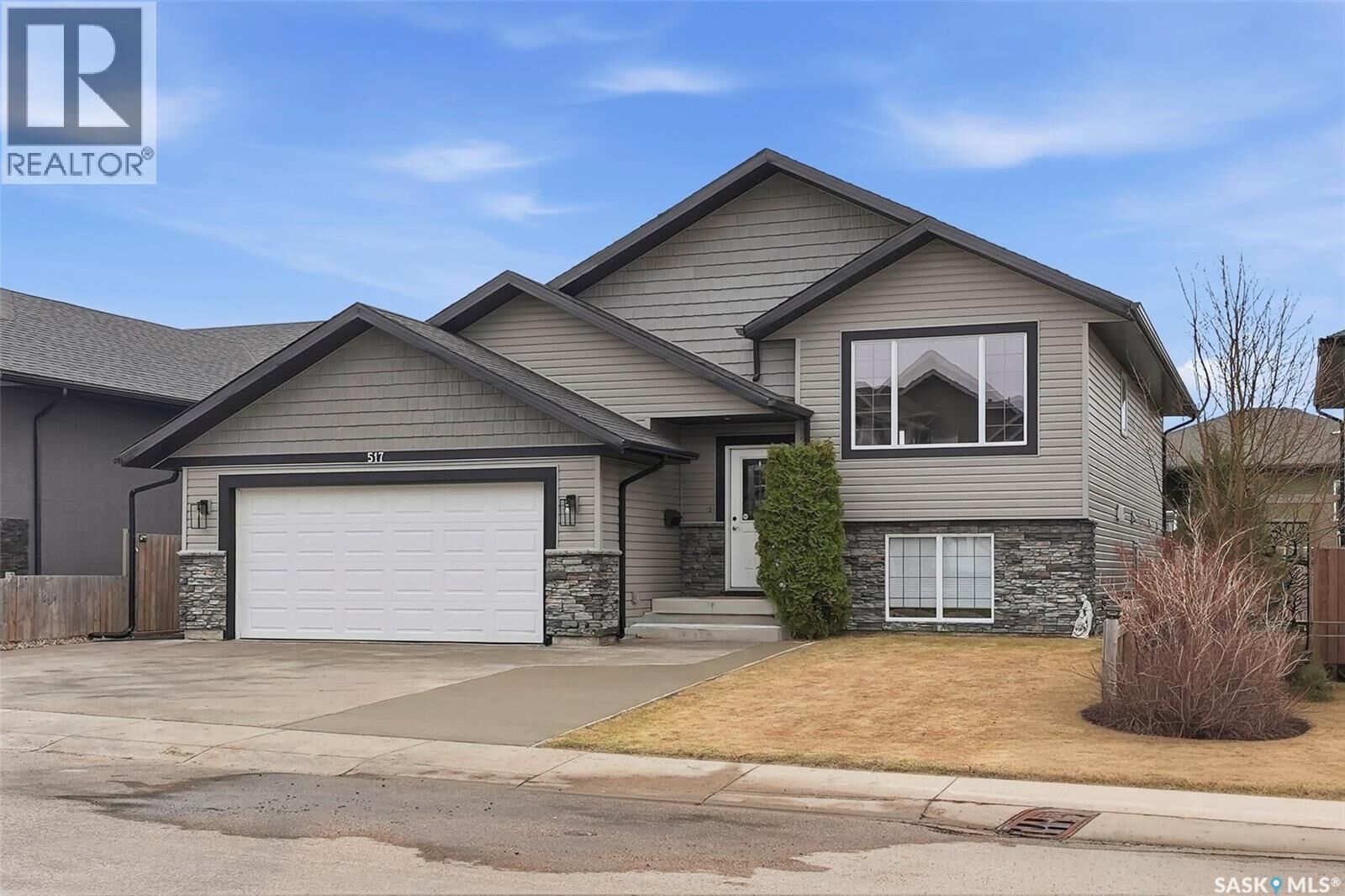 Property Photo:  517 Redwood Crescent  SK S0K 4S2 