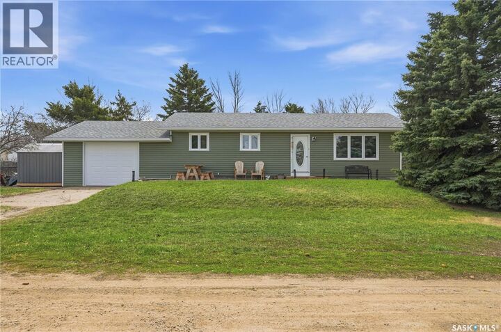 Property Photo:  329 1st Avenue E  SK S0H 3E0 