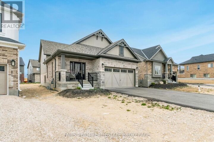 Property Photo:  71 Uplands Drive  ON N0C 1H0 