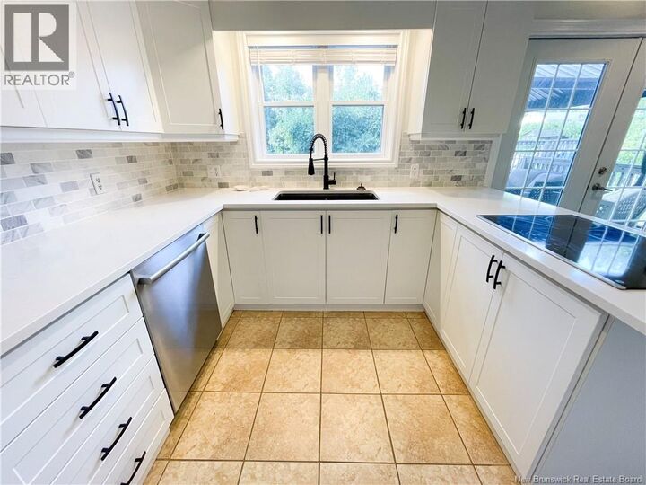 Property Photo:  31 Pineridge Avenue  NB E3C 1C6 