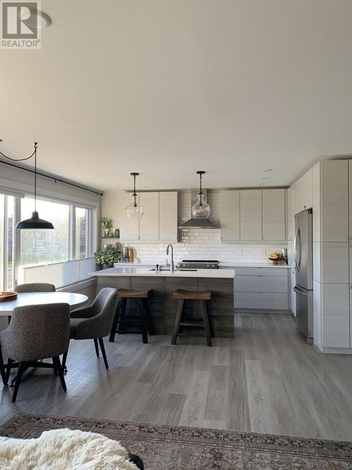 Property Photo:  1274 Queen St E  ON P6A 2E8 