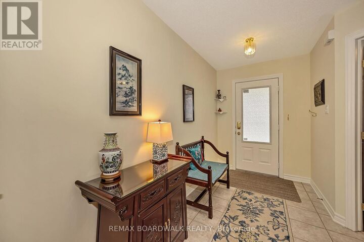 Property Photo:  18 Fieldcrest Avenue  ON K2J 4W7 