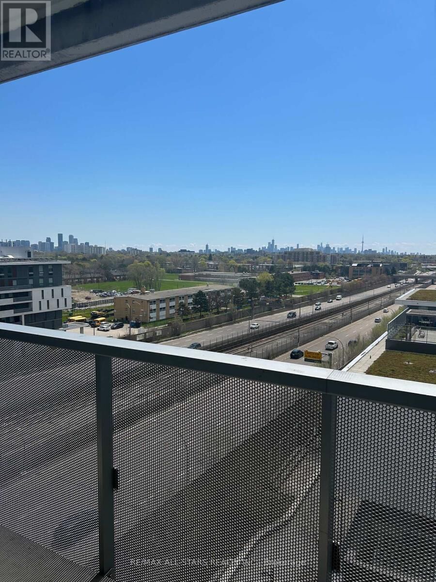 Property Photo:  160 Flemington Road 1004  ON M6A 1N6 