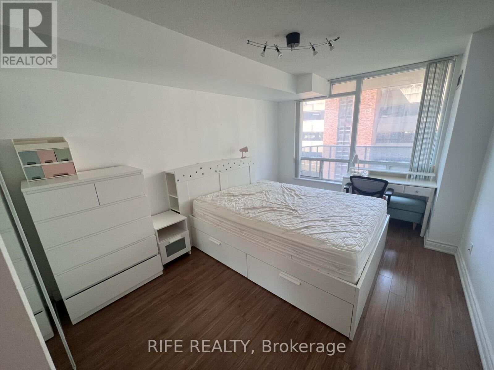 Property Photo:  750 Bay Street 707  ON M5G 1N6 