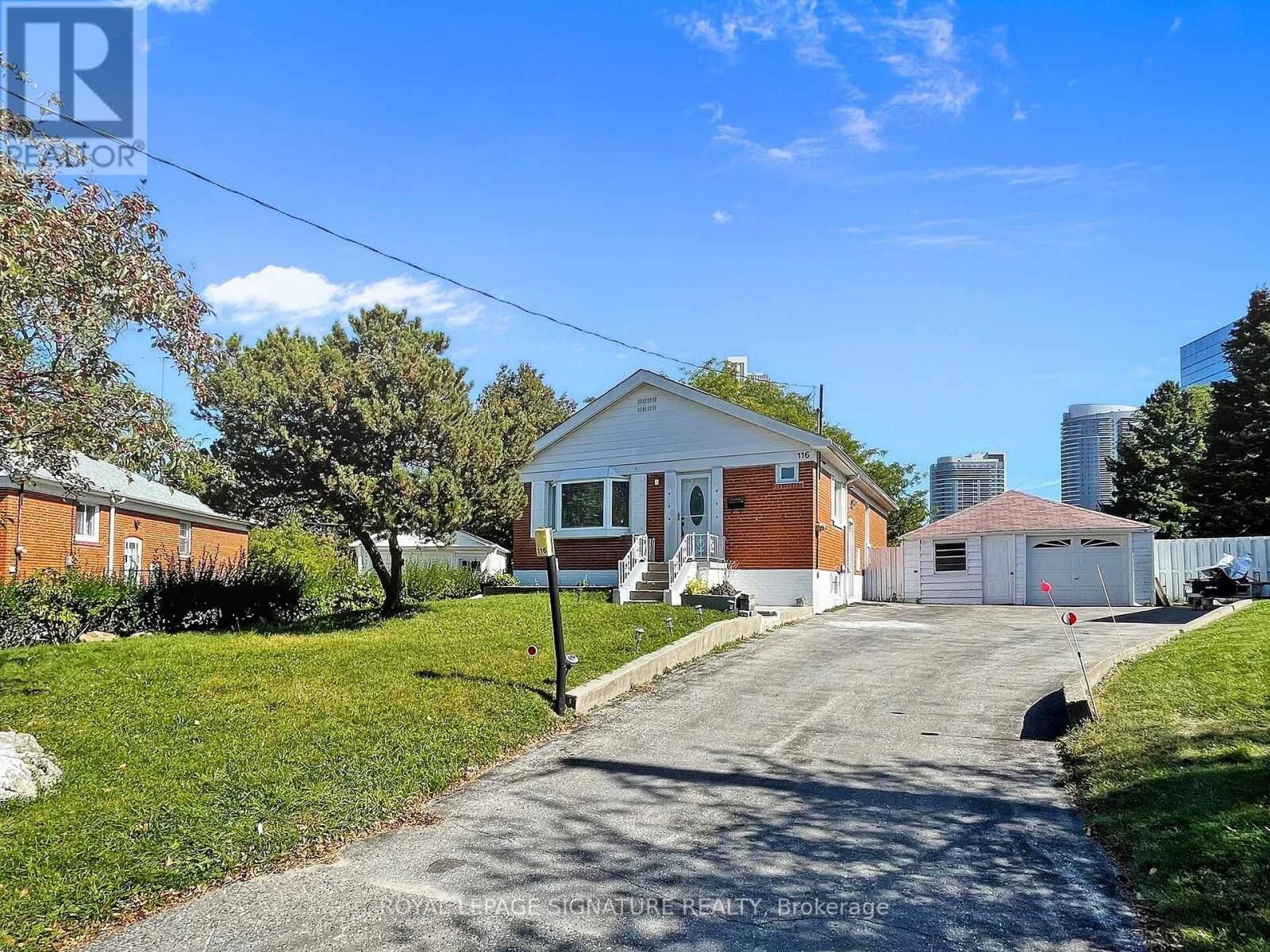 Property Photo:  116 Earlton Road Main  ON M1T 3V4 