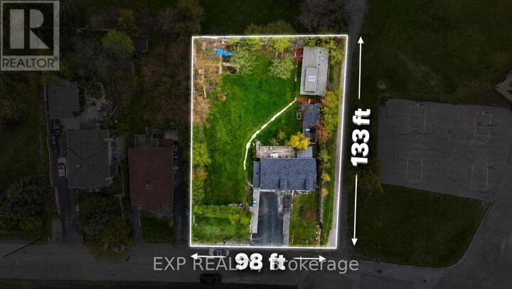 Property Photo:  58 Rutledge Road  ON L5M 1H4 