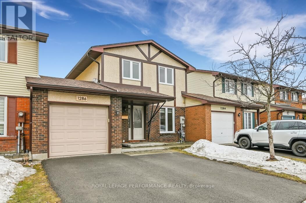 Property Photo:  1286 Cedarcroft Crescent  ON K1B 5C7 