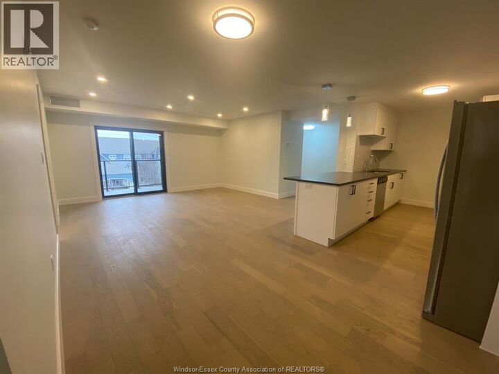 Property Photo:  2550 Sandwich W Pkwy 414  ON N9H 0N4 