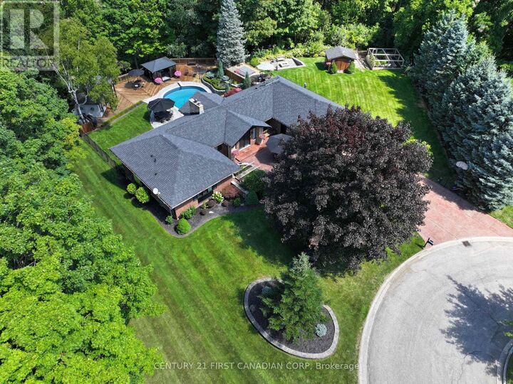 Property Photo:  2314 Lime Kiln Drive  ON N6K 4P6 