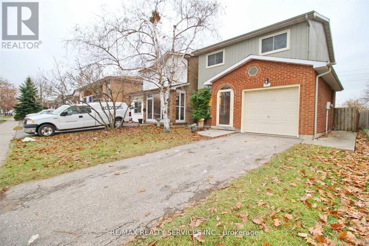 Property Photo:  120 Simmons Boulevard  ON L6V 3V6 