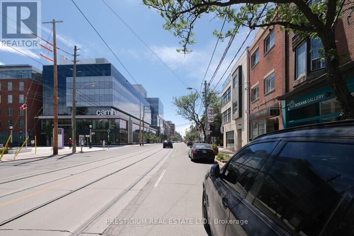 Property Photo:  940A Queen Street West  ON M6J 1G8 