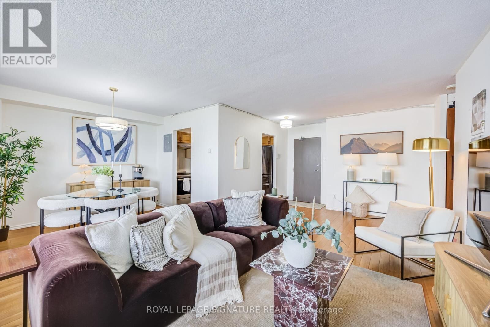 Property Photo:  3390 Weston Road 2309  ON M9M 2X3 