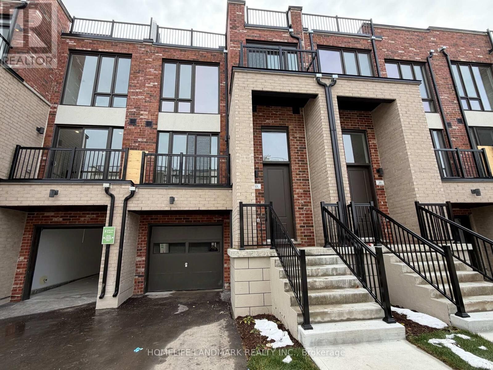 Property Photo:  23 Bancroft Lane  ON L4E 1M1 